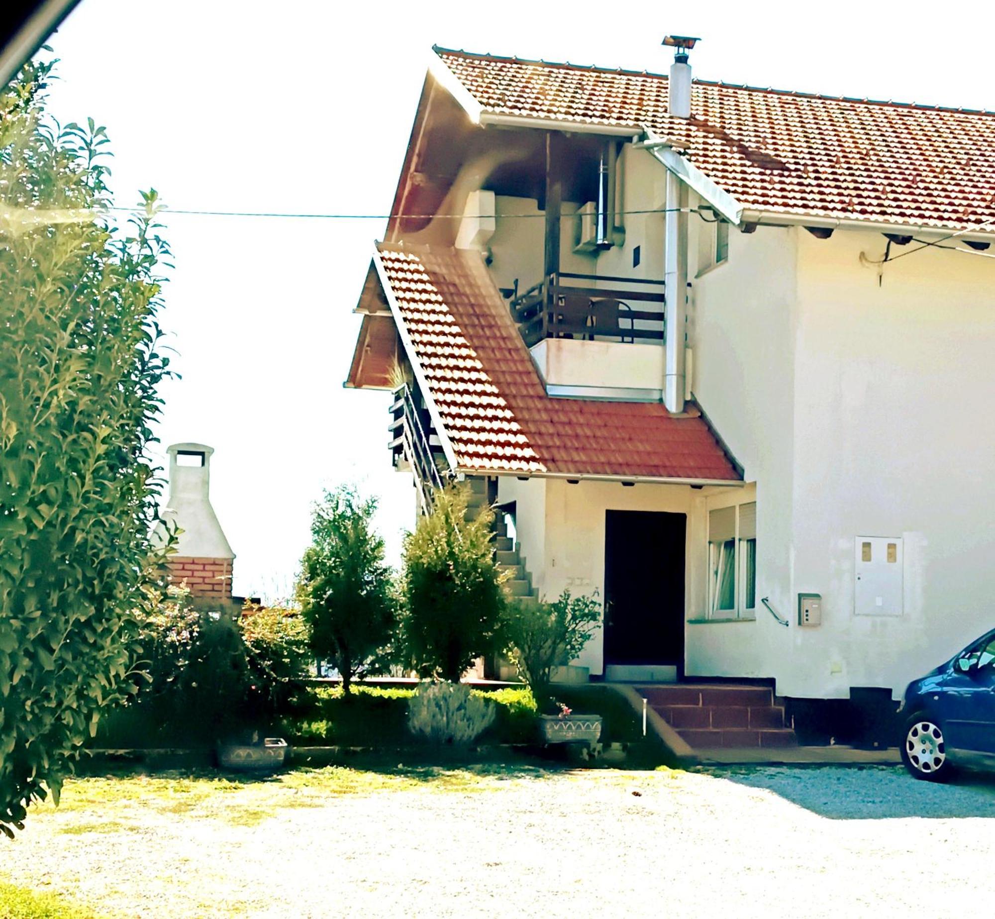 Apartman Petra Zabok Exteriör bild